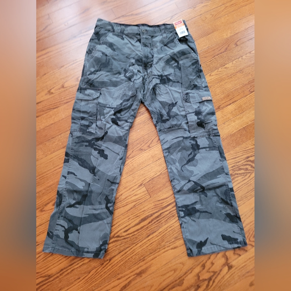 Mens camo cargo pants 34x30